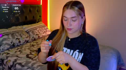 Snapshot of hermione_blonde chatting on March 2026 11:32:02 AM hermione_blonde online show from March 2026 11:32:02 AM