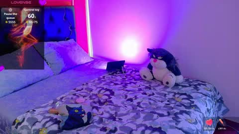 Snapshot of hermione_blonde chatting on April 2026 10:54:01 AM hermione_blonde online show from April 2026 10:54:01 AM