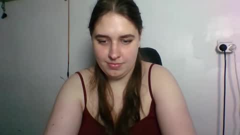 hess_luna_ online show from October 2025 09:12:01 AM