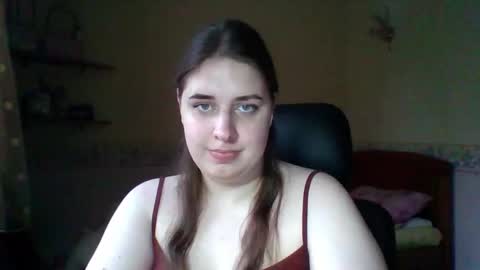 hess_luna_ online show from December 2025 10:23:02 AM