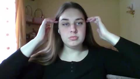 hess_luna_ online show from January 2026 10:09:02 AM