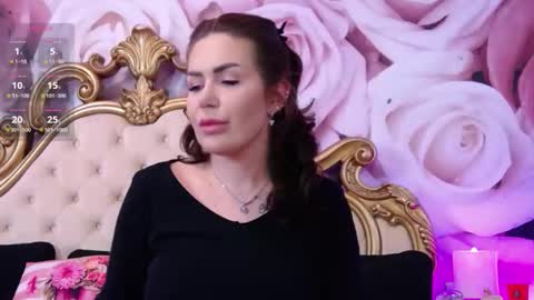 Hessy online show from November 2025 05:02:02 PM