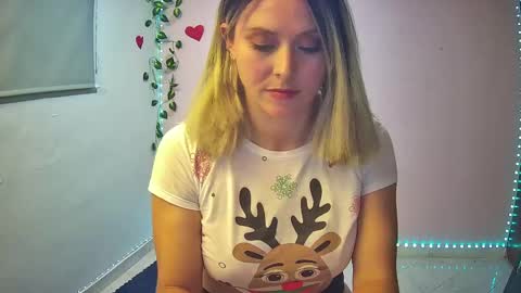 Snapshot of hestesiaxx chatting on December 2024 02:45:02 AM Hestesiaxx online show from December 2024 02:45:02 AM