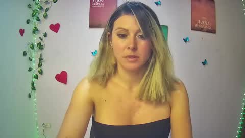 Snapshot of hestesiaxx chatting on January 2025 02:08:02 AM Hestesiaxx online show from January 2025 02:08:02 AM