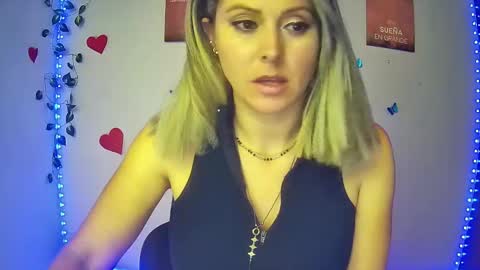 Snapshot of hestesiaxx chatting on January 2025 01:12:02 AM Hestesiaxx online show from January 2025 01:12:02 AM