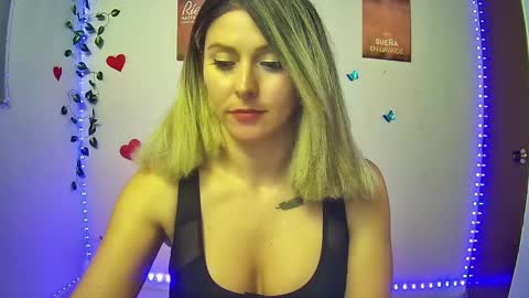 Snapshot of hestesiaxx chatting on February 2025 01:41:01 AM Hestesiaxx online show from February 2025 01:41:01 AM