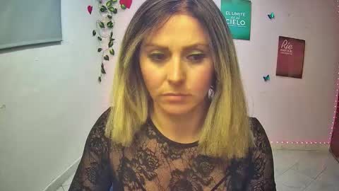 Snapshot of hestesiaxx chatting on February 2026 02:53:01 AM Hestesiaxx online show from February 2026 02:53:01 AM