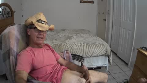 hewes1 online show from February 2025 07:00:01 PM