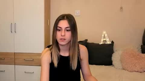 Ana online show from October 2025 03:02:02 PM