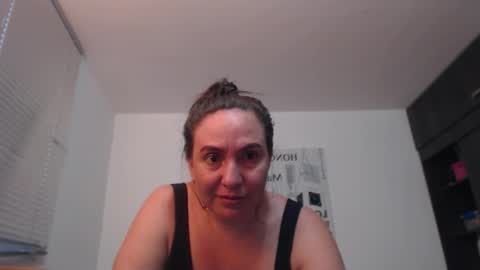 Tinna online show from February 2026 11:17:01 PM