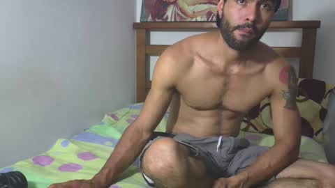 hideonbush online show from December 2025 03:45:02 AM