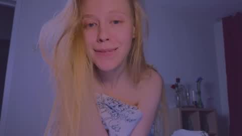 Snapshot of hihi_im_chloe chatting on March 2025 03:00:01 AM Chloe online show from March 2025 03:00:01 AM