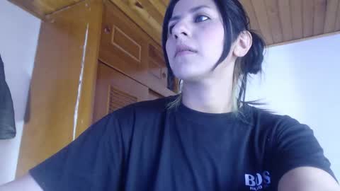 hilaril18 online show from September 2025 06:31:02 PM