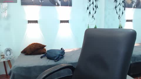 H I L A R Y online show from January 2025 02:14:01 AM