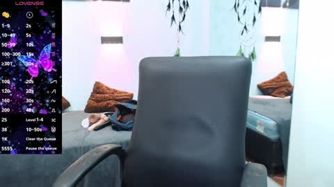 H I L A R Y online show from January 2025 03:11:01 AM