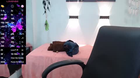 H I L A R Y online show from February 2025 02:49:02 AM