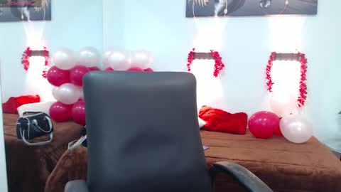 H I L A R Y online show from February 2025 02:46:01 AM