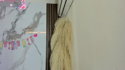 Snapshot of hilarythomsom chatting on February 2026 12:12:01 PM Hilary Thomsom online show from February 2026 12:12:01 PM