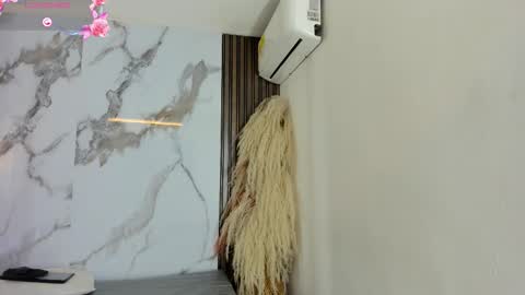 Snapshot of hilarythomsom chatting on February 2026 11:50:02 AM Hilary Thomsom online show from February 2026 11:50:02 AM