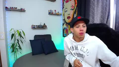 Snapshot of hill_and_jack chatting on January 2025 12:07:02 PM Hill and Jack online show from January 2025 12:07:02 PM