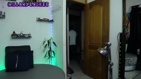 Snapshot of hill_and_jack chatting on January 2025 12:27:01 AM Hill and Jack online show from January 2025 12:27:01 AM