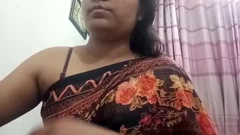 himuhimu22 online show from October 2025 06:40:02 PM