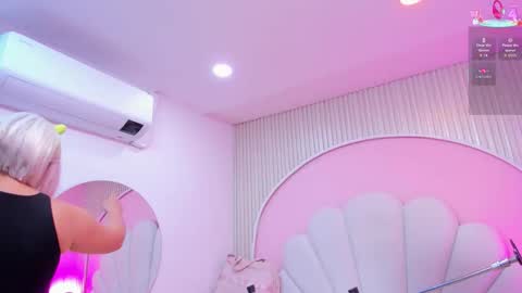 hinata_dolly online show from October 2025 11:00:01 AM