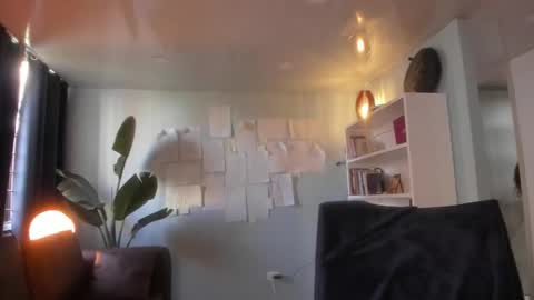 Hinnata online show from October 2025 01:01:01 PM