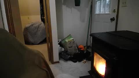 Snapshot of hippiezen chatting on December 2024 10:43:01 PM Hippie Jijm online show from December 2024 10:43:01 PM