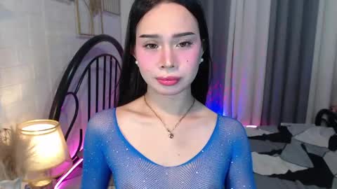 Snapshot of hoelymolly chatting on May 2026 05:19:02 PM hoelymolly online show from May 2026 05:19:02 PM