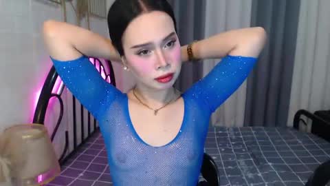 Snapshot of hoelymolly chatting on June 2026 07:47:01 PM hoelymolly online show from June 2026 07:47:01 PM
