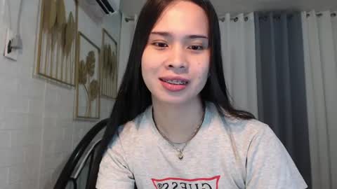 Snapshot of hoelymolly chatting on June 2026 07:18:01 AM hoelymolly online show from June 2026 07:18:01 AM