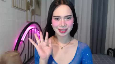 Snapshot of hoelymolly chatting on June 2026 06:21:02 PM hoelymolly online show from June 2026 06:21:02 PM