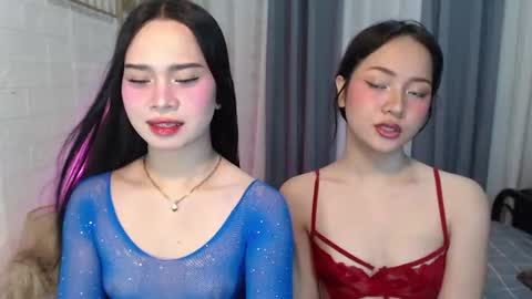 Snapshot of hoelymolly chatting on June 2026 06:51:02 PM hoelymolly online show from June 2026 06:51:02 PM