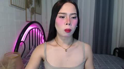 Snapshot of hoelymolly chatting on July 2026 06:18:01 PM hoelymolly online show from July 2026 06:18:01 PM