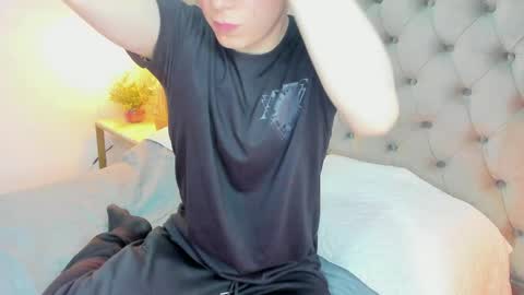 Snapshot of hollannd_ chatting on May 2026 12:45:02 PM Holland online show from May 2026 12:45:02 PM