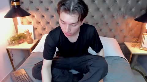 Snapshot of hollannd_ chatting on June 2026 01:03:01 PM Holland online show from June 2026 01:03:01 PM