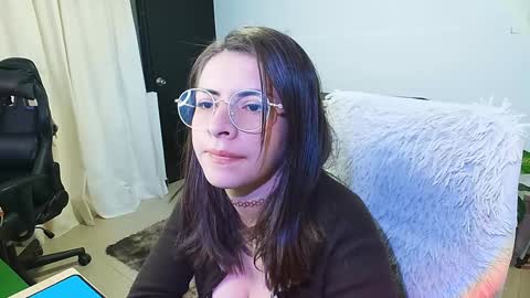 Holly and Honey online show from February 2025 10:01:01 PM