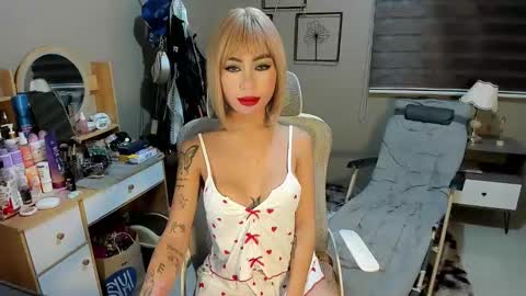 Snapshot of holly_cassandra chatting on February 2026 02:39:02 PM holly_cassandra online show from February 2026 02:39:02 PM