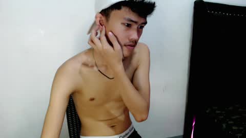 Snapshot of holly_fucker22 chatting on April 2026 05:37:01 PM JAY online show from April 2026 05:37:01 PM