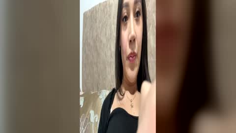 Snapshot of holly_little2 chatting on June 2026 11:36:02 PM Sophie online show from June 2026 11:36:02 PM