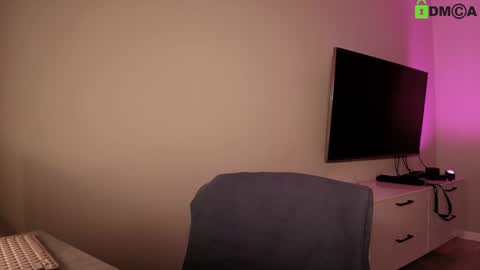 hollyextra online show from November 2025 11:37:02 PM