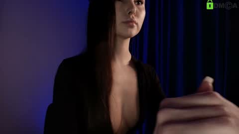 hollyextra online show from January 2026 07:25:02 AM