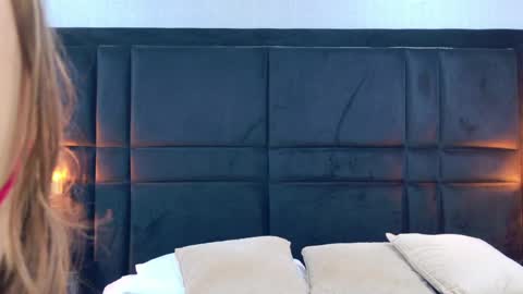 Snapshot of hollyolson chatting on May 2026 06:27:02 PM Holly online show from May 2026 06:27:02 PM