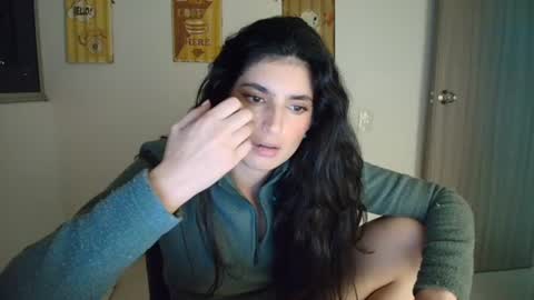 Snapshot of hollyshit_ chatting on June 2026 12:53:02 AM hollyshit_ online show from June 2026 12:53:02 AM