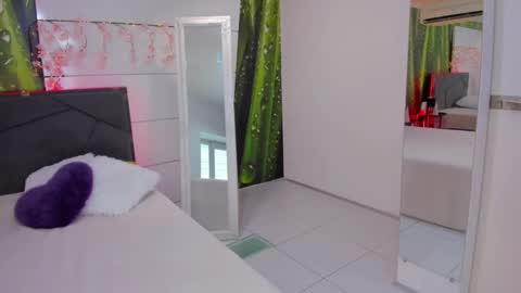 HollyTaillor online show from September 2025 05:29:01 AM