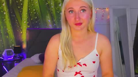 HollyTaillor online show from October 2025 08:14:01 AM