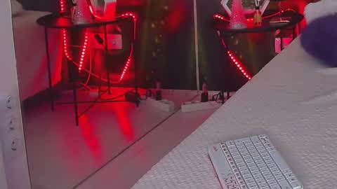 HollyTaillor online show from October 2025 05:30:01 AM