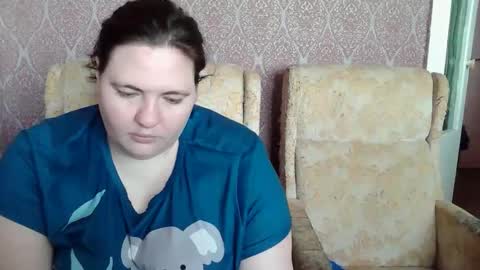 Snapshot of hollyxeva chatting on April 2026 06:53:02 AM HollyXEva online show from April 2026 06:53:02 AM