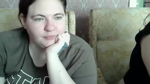 Snapshot of hollyxeva chatting on April 2026 10:46:01 AM HollyXEva online show from April 2026 10:46:01 AM